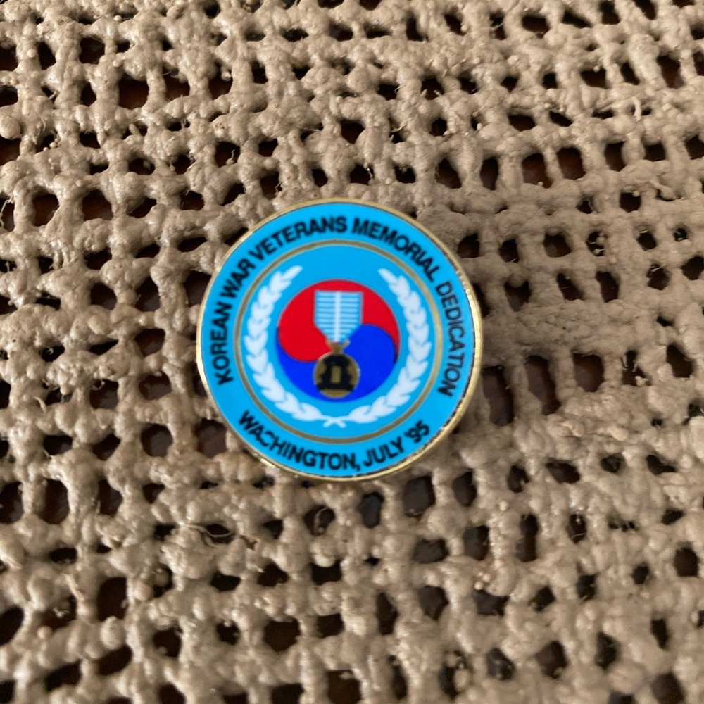 MILITARY KOREAN WAR VETERANS MEMORIAL DEDICATION WASHINGTON DC 1995 LAPEL PIN